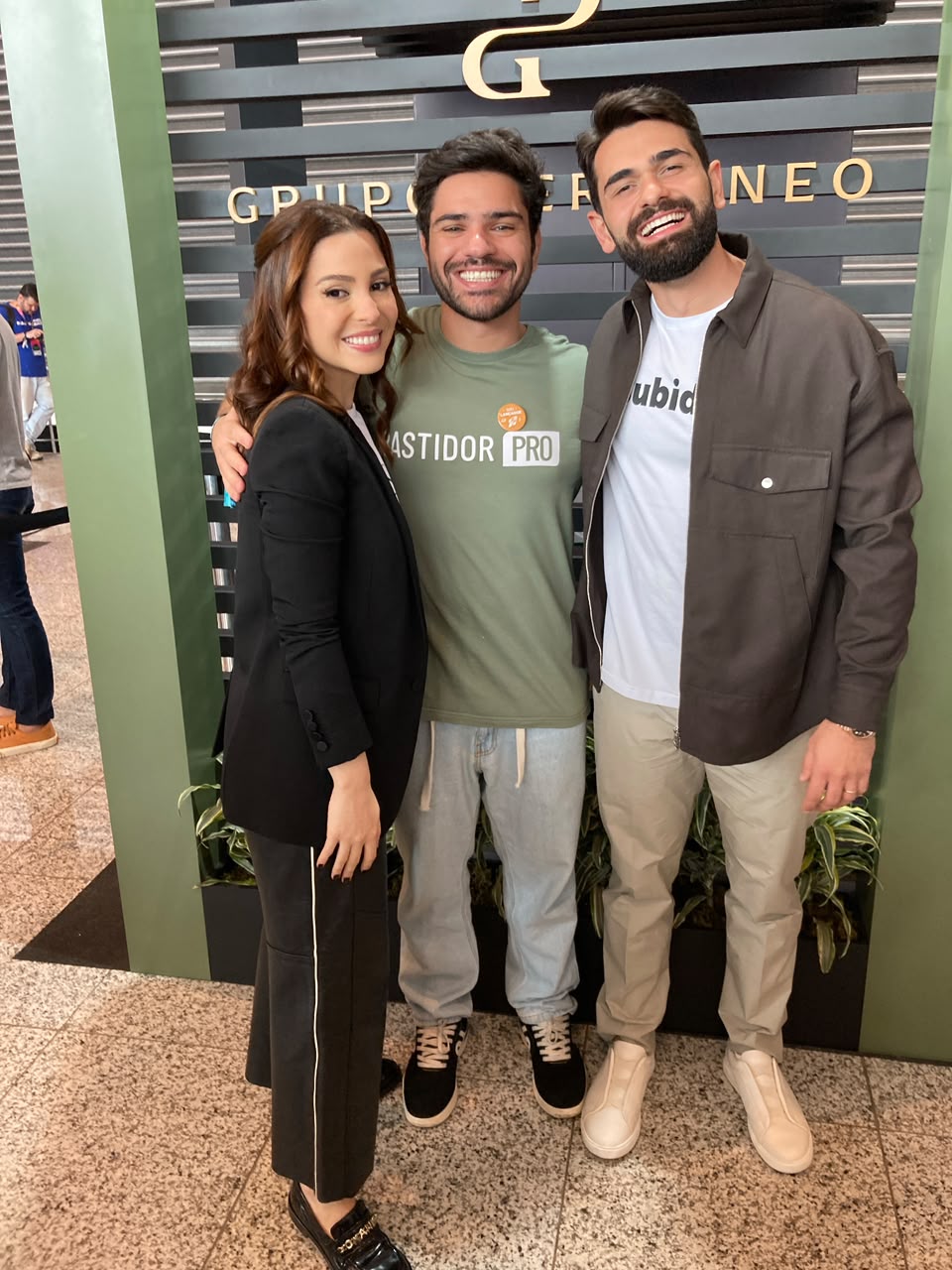 Heitor Toledo com outros profissionais do mercado digital em evento